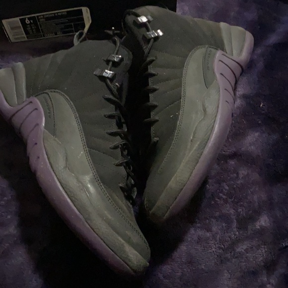 Jordan retro 12(gs) - Picture 3 of 5